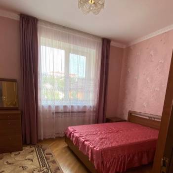 Сдается 2-х комнатная квартира, 75 м²