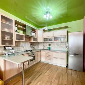 Сдается 2-х комнатная квартира, 65 м²