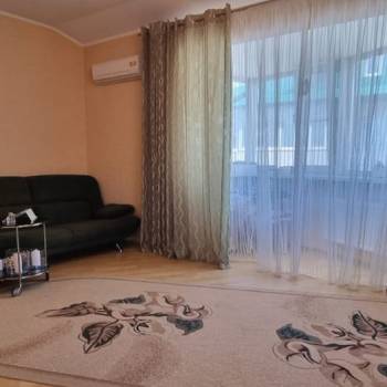 Продается 1-комнатная квартира, 61,4 м²