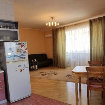 Продается 1-комнатная квартира, 61,4 м²