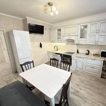 Сдается 2-х комнатная квартира, 72 м²