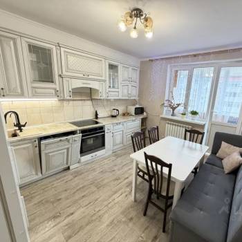 Сдается 2-х комнатная квартира, 72 м²