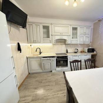 Сдается 2-х комнатная квартира, 72 м²