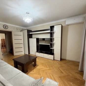 Сдается Многокомнатная квартира, 60 м²