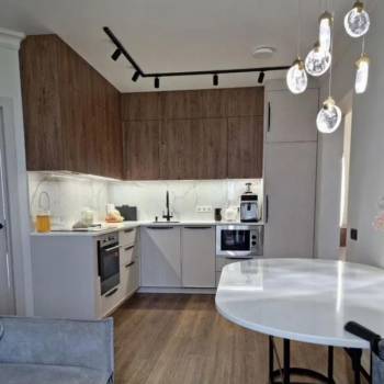 Продается Многокомнатная квартира, 63 м²