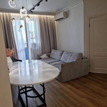 Продается Многокомнатная квартира, 63 м²