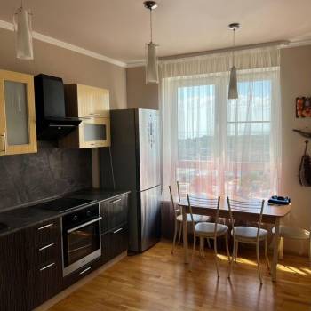 Продается 1-комнатная квартира, 50 м²