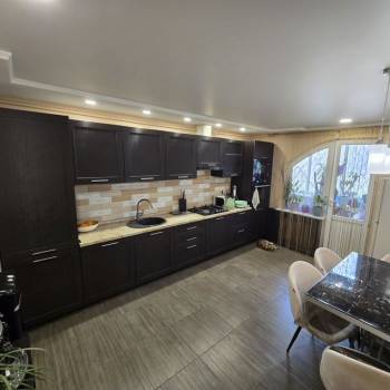 Продается Многокомнатная квартира, 96,4 м²