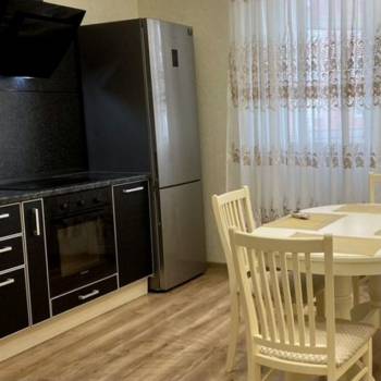 Сдается 1-комнатная квартира, 55 м²