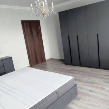 Сдается 2-х комнатная квартира, 83 м²