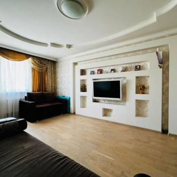 Продается 2-х комнатная квартира, 77,5 м²