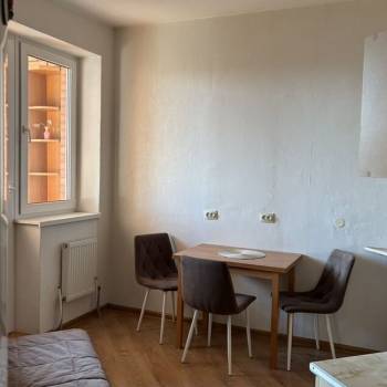 Продается 1-комнатная квартира, 42 м²