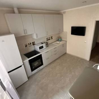 Сдается 1-комнатная квартира, 38 м²