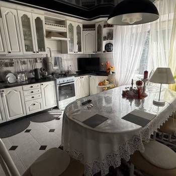 Продается Дом, 242 м²