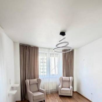 Продается 1-комнатная квартира, 42 м²