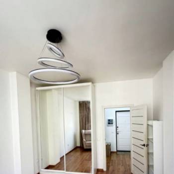 Продается 1-комнатная квартира, 42 м²