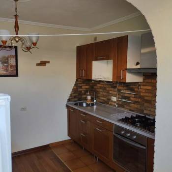 Продается 1-комнатная квартира, 42 м²