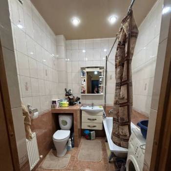 Продается 1-комнатная квартира, 42 м²