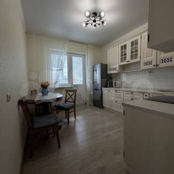 Сдается 1-комнатная квартира, 41,9 м²