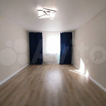 Продается 1-комнатная квартира, 38 м²