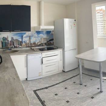 Сдается 1-комнатная квартира, 42 м²