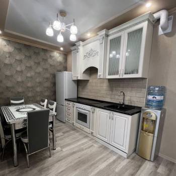 Сдается 1-комнатная квартира, 62 м²