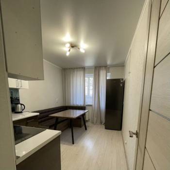 Продается 1-комнатная квартира, 40 м²