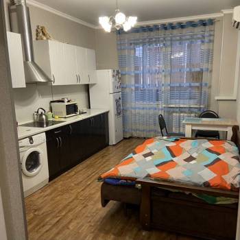 Сдается 1-комнатная квартира, 55 м²