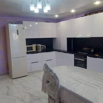 Продается Дом, 185 м²