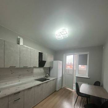 Сдается 1-комнатная квартира, 38 м²