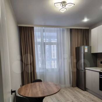 Сдается 1-комнатная квартира, 39 м²