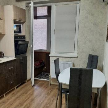 Продается 1-комнатная квартира, 36 м²