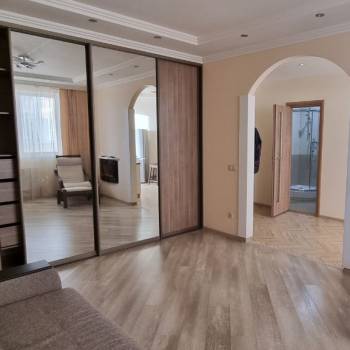 Сдается 1-комнатная квартира, 42 м²