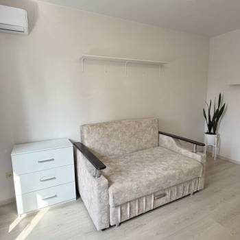 Продается 1-комнатная квартира, 42 м²