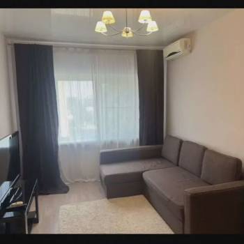 Сдается 1-комнатная квартира, 43 м²