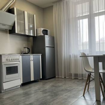 Сдается 1-комнатная квартира, 42 м²