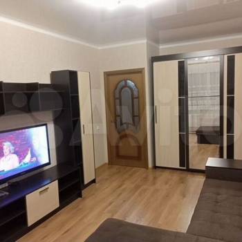 Продается 1-комнатная квартира, 42 м²