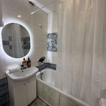 Сдается 1-комнатная квартира, 52 м²