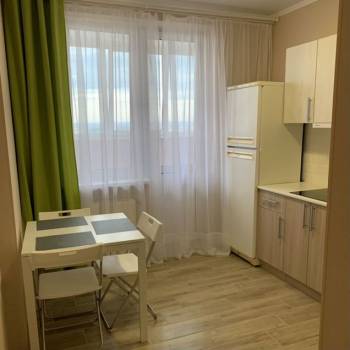 Сдается 1-комнатная квартира, 38 м²