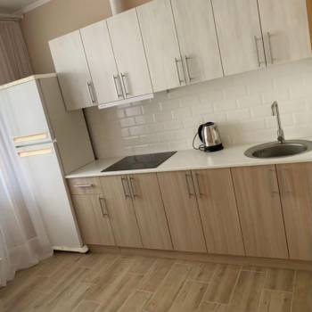 Сдается 1-комнатная квартира, 38 м²