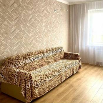 Сдается 1-комнатная квартира, 42 м²