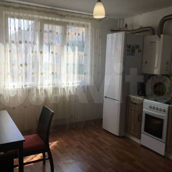 Сдается 1-комнатная квартира, 38 м²