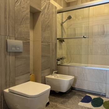 Продается 2-х комнатная квартира, 79 м²