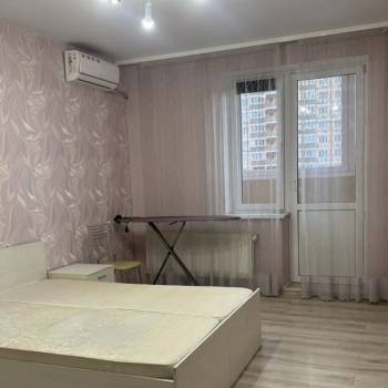 Сдается 2-х комнатная квартира, 65 м²