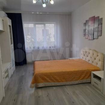 Продается 1-комнатная квартира, 45,6 м²