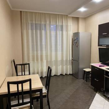 Сдается 1-комнатная квартира, 53 м²