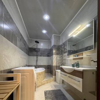 Сдается 2-х комнатная квартира, 65 м²