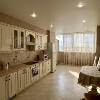 Сдается 2-х комнатная квартира, 80 м²