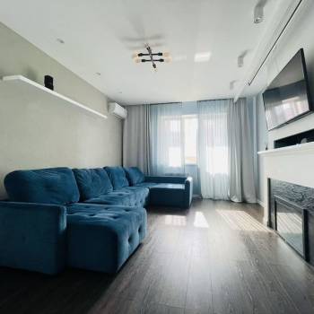 Сдается 2-х комнатная квартира, 77 м²