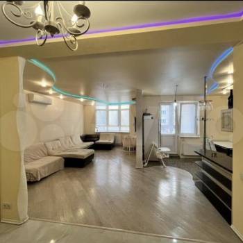 Продается 1-комнатная квартира, 53 м²